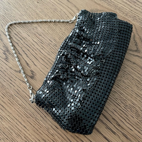 Light weight black metal mesh clutch - Picture 3 of 6